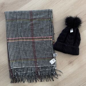 American Eagle Black and White Scarf and Banana Republic hat